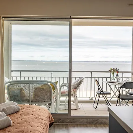 Vue Bassin - Acces Apartament